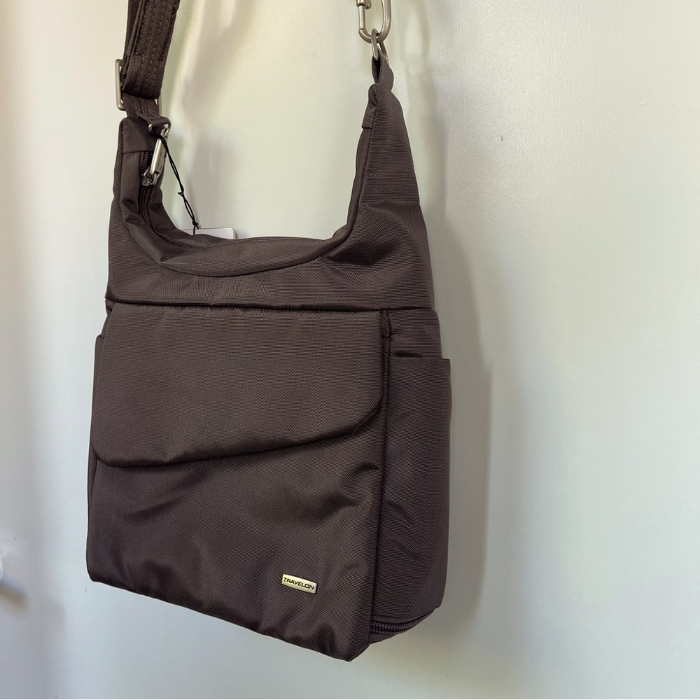 New | Travelon Anti-theft Shoulder Bag in Nutmeg